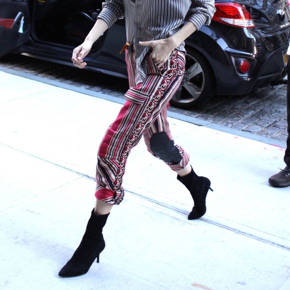 Stuart Weitzman Women's Suede Heeled Booties BLACK Size 9.5 - Picture 12 of 12